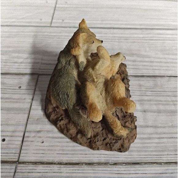 Youngs 1997 Ceramic Wolf Pups Figurine Two Grey Brown Wolves Playing Collectible - Picture 4 of 8